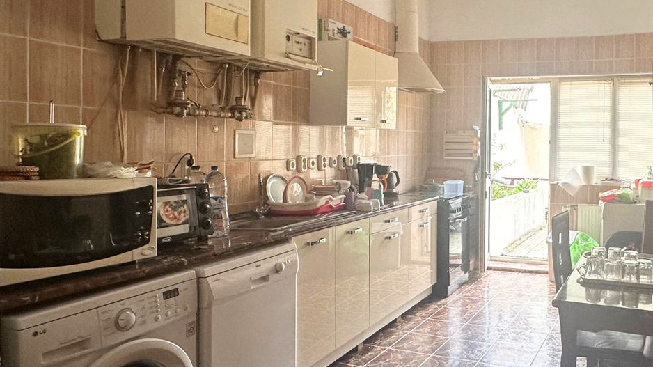 Vânzare casă Individuală 12 Camere la 5 minute de Castelul Bran - Poză 14