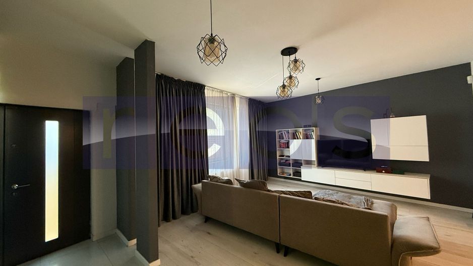 VANZARE VILA 6 CAMERE | EROII REVOLUTIEI | CURTE | 2 LOCURI DE PARCARE - Poză 1