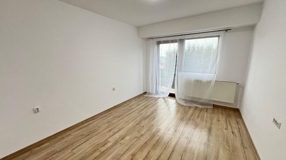 Casa cu 7 camere | 3 balcoane | Garaj | 220 mp + 80 mp curte | Cartier Panorama - Poză 11