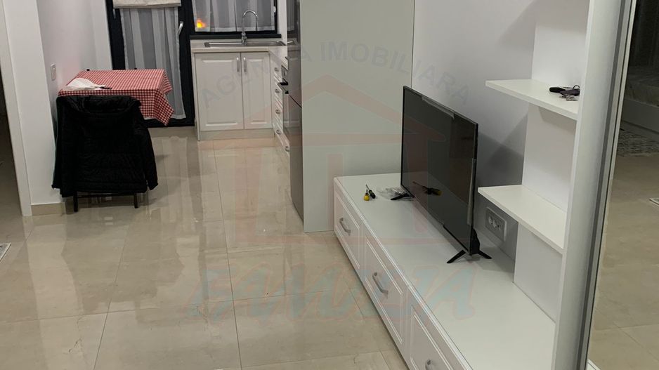 Inchiriem studio in Micro 17 , etaj 2 bloc ROKA, parcare privata, - Poză 4