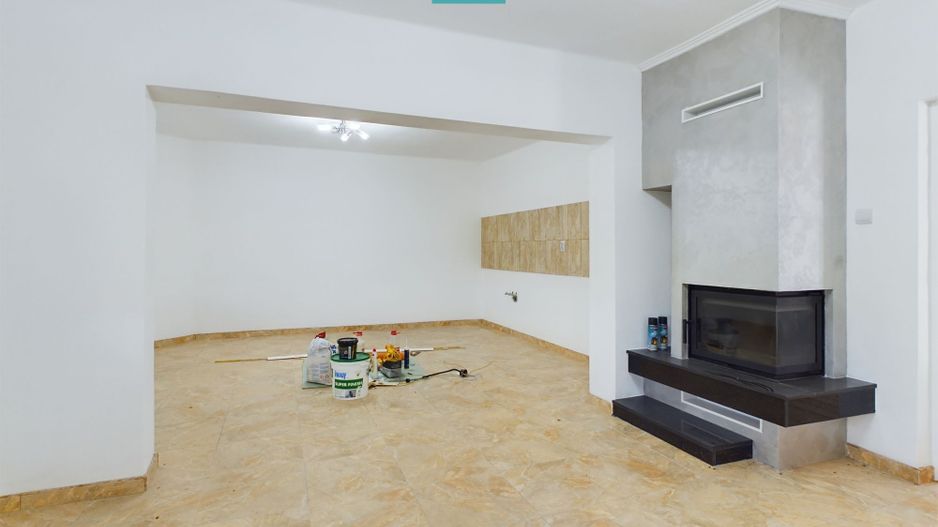 Casă tip duplex cu teren generos în Dezna - Poză 3