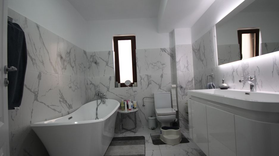 Modern si primitor - Poză 21