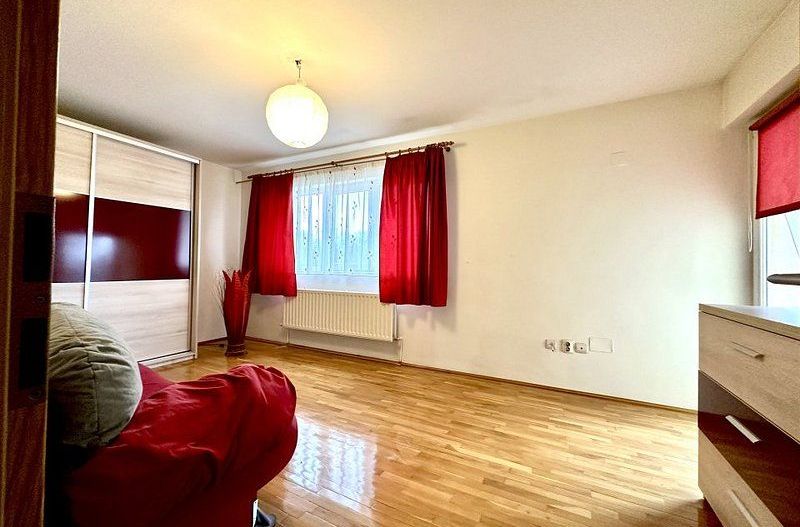 Casa la intrare în Ghiroda - Poză 25