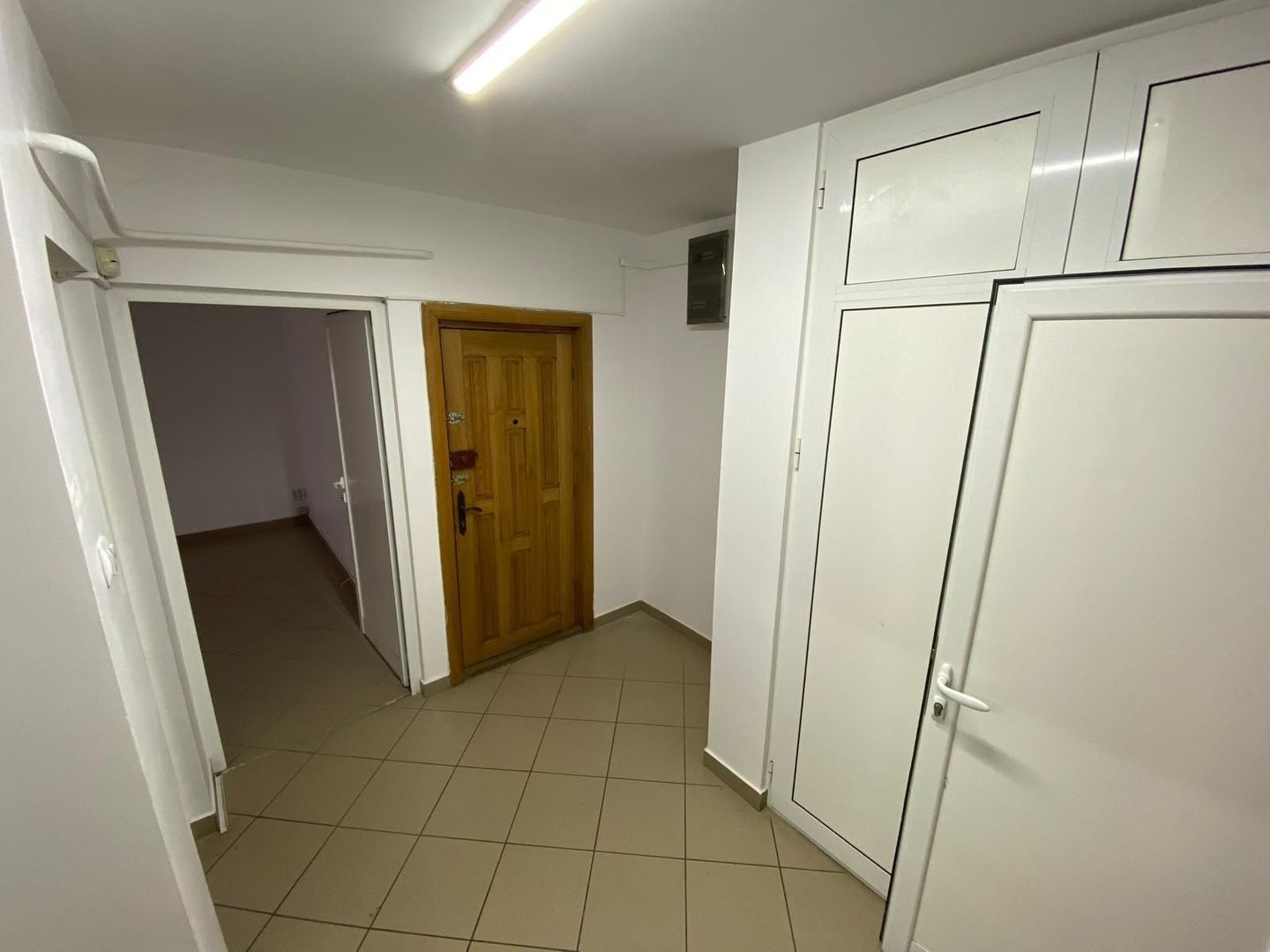 De vanzare/inchiriat spatiu comercial  Siderurgistilor 82.000 euro/2500 lei - Poză 5
