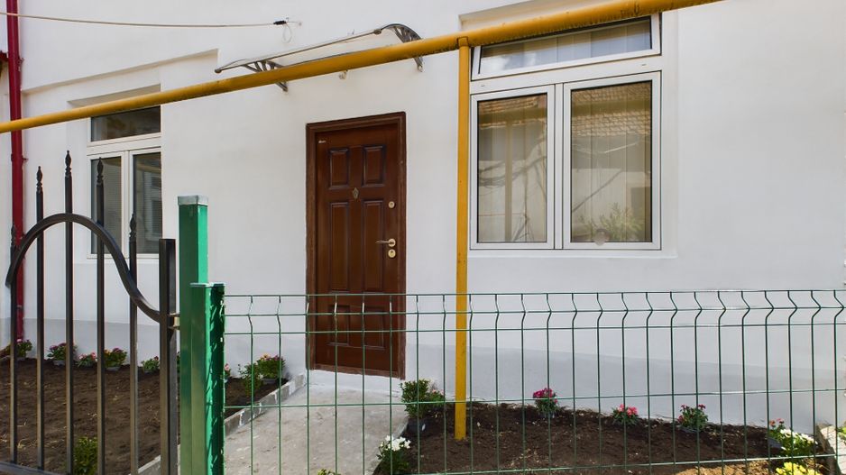 Casă cu 4 camere, renovată, în zona Gării de Nord - Poză 1