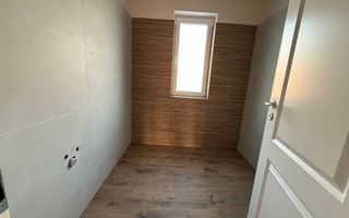 Casa individuala cu 4 camere in Mosnita Noua zona Castel - Poză 9