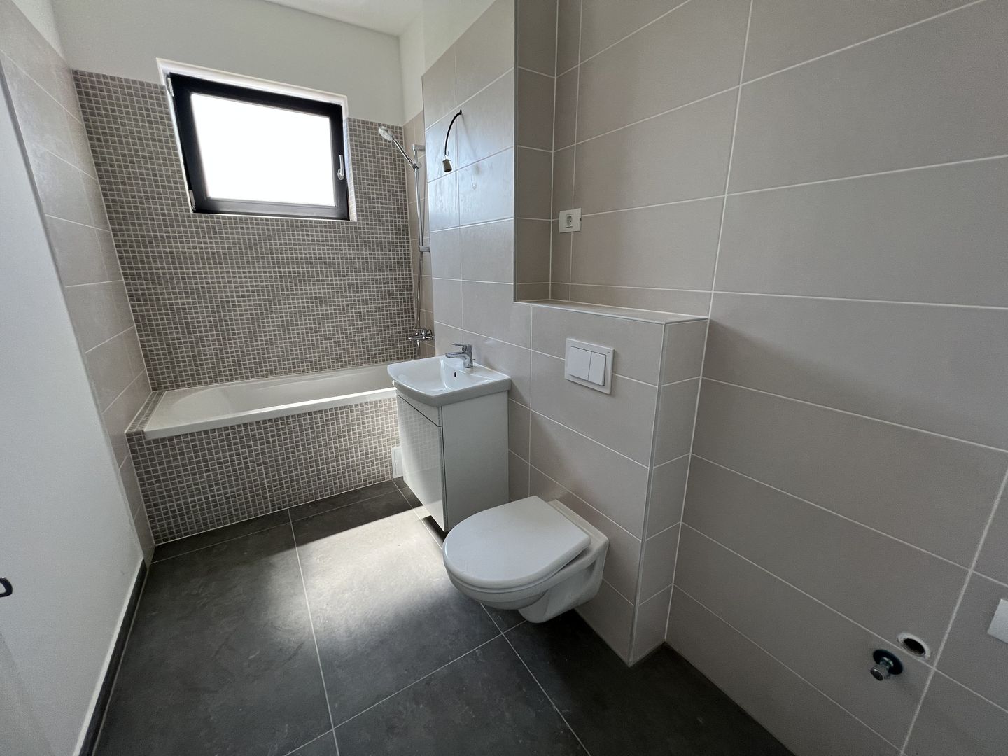 APARTAMENT CU 2 CAMERE - Poză 6