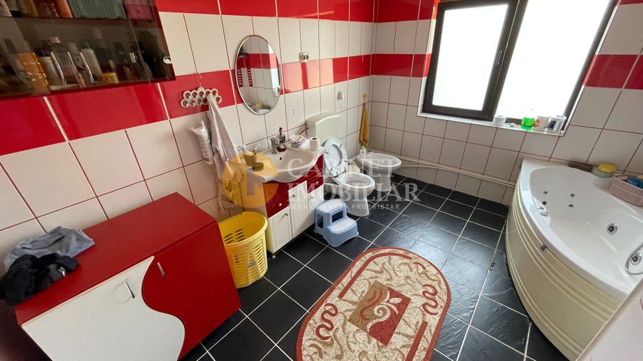 Casă Duplex Integral (Ambele Părți) - 325mp Utili, 1000mp Teren, Asfalt - Poză 8