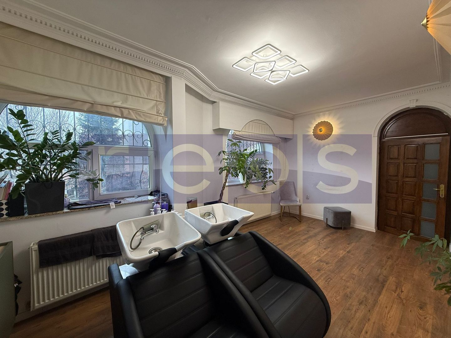 INCHIRIERE SPATIU SALON  DE LUX IN VILA | DOROBANTI | MOBILAT-UTILAT - Poză 10