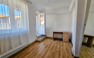 Penthouse pe două niveluri, panouri solare, terasă de 50 mp, boxă - Poză 11