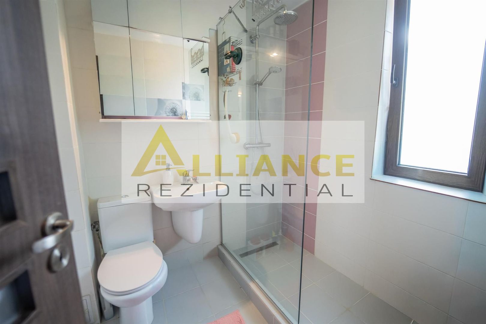 VILA MOBILATA si UTILATA- jacuzzi piscina incalzita - Poză 18