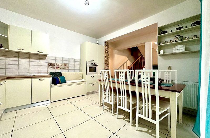 Casa la intrare în Ghiroda - Poză 9