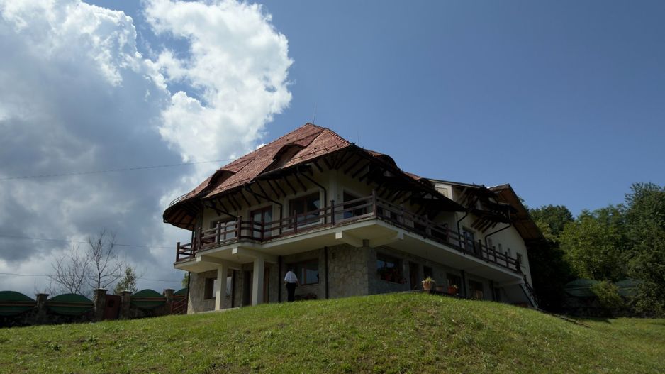 Pensiune Vila Prahova Breaza  10 camere | 3862 mp teren - Poză 44
