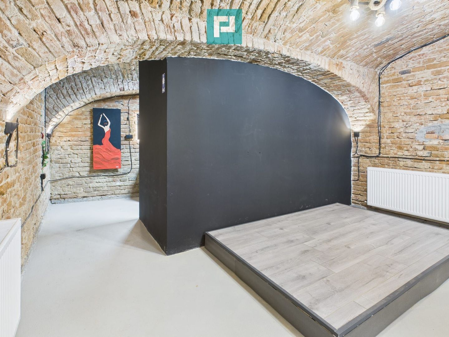 Eleganță subterană - pivniță exclusivistă Arad - Poză 14