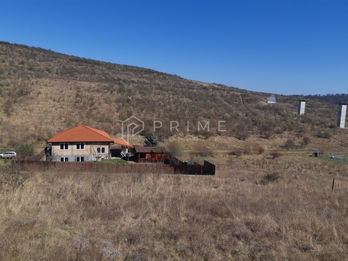 Casa la rosu de vânzare sau schimb cu apartament în Tg Mureș - Poză 5