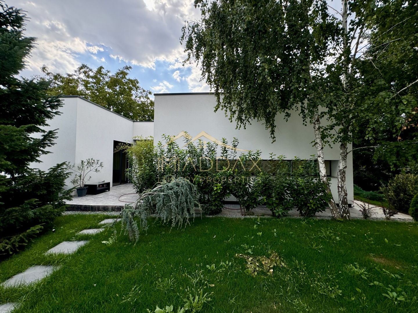 Vila cu 5 camere // * 565 mp gradina* // Tunari - Poză 77