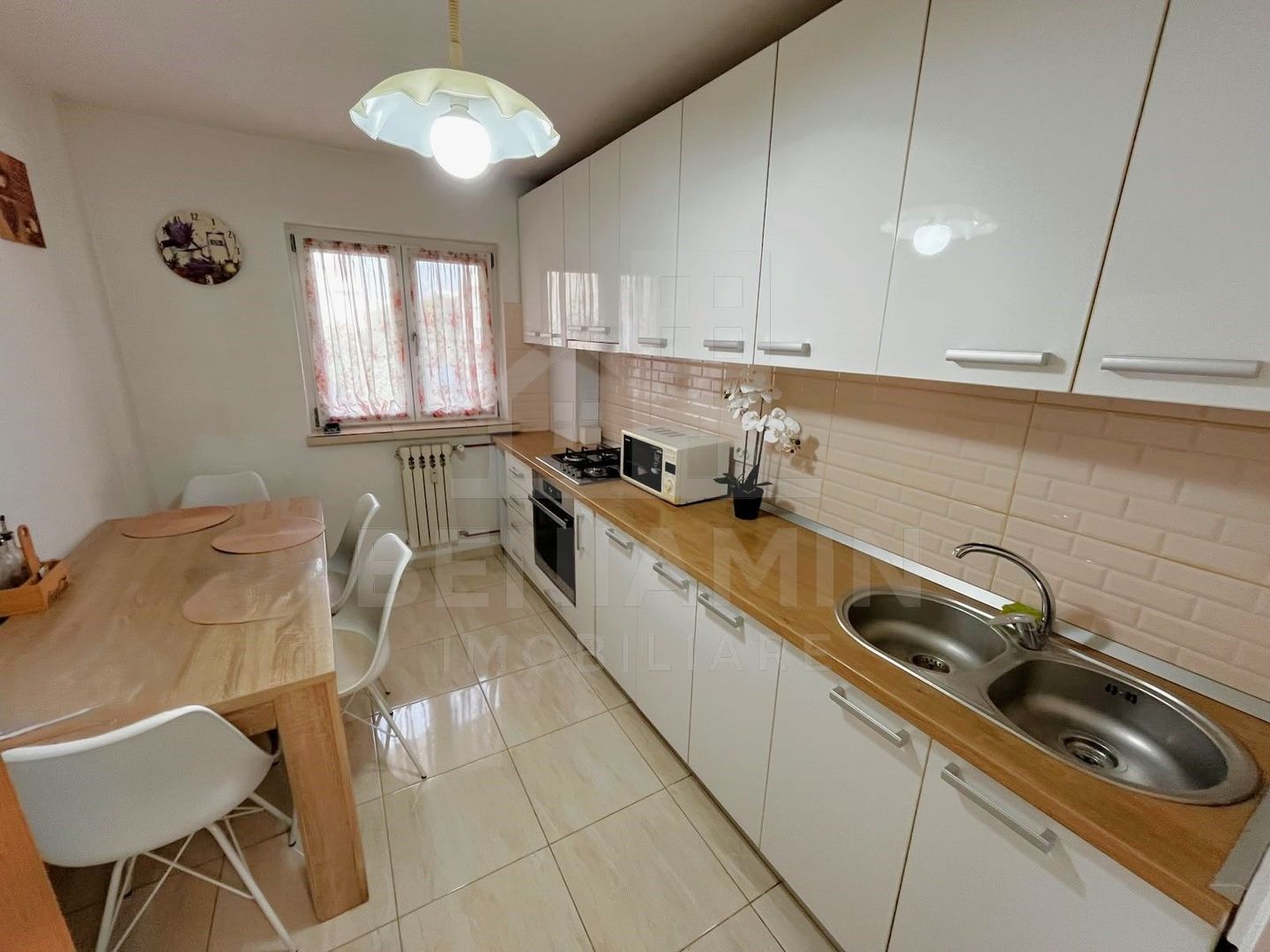 2Camere-Decomandat-Etaj 2-AC-Mobilat-Utilat-Modern-Zona Intim-Lapus - Poză 4