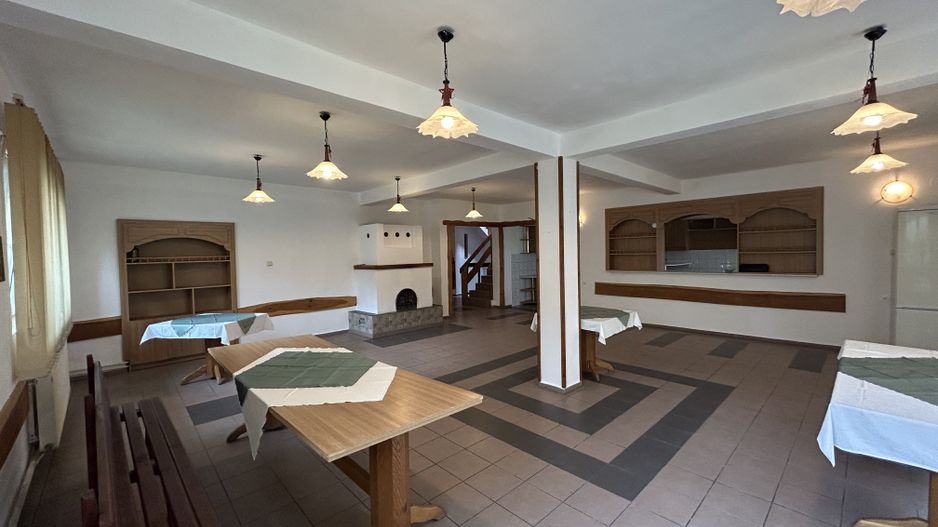 Pensiune cu potențial deosebit, vedere spectaculoasă spre Piatra Craiului - Poză 8