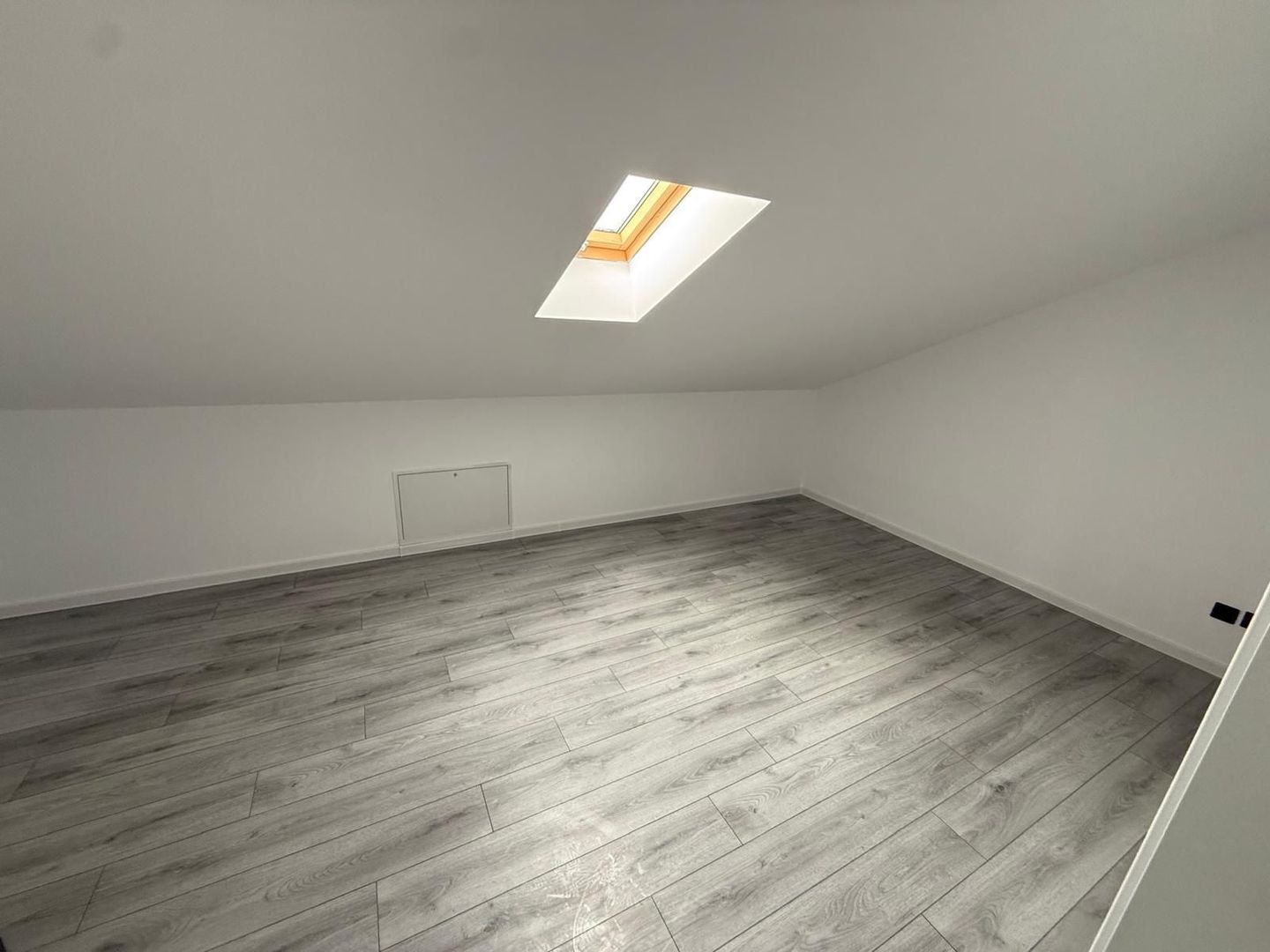 Vilă Premium cu 5 Camere în Tunari | Lângă Cosmopolis & Școala Mark T. - Poză 12