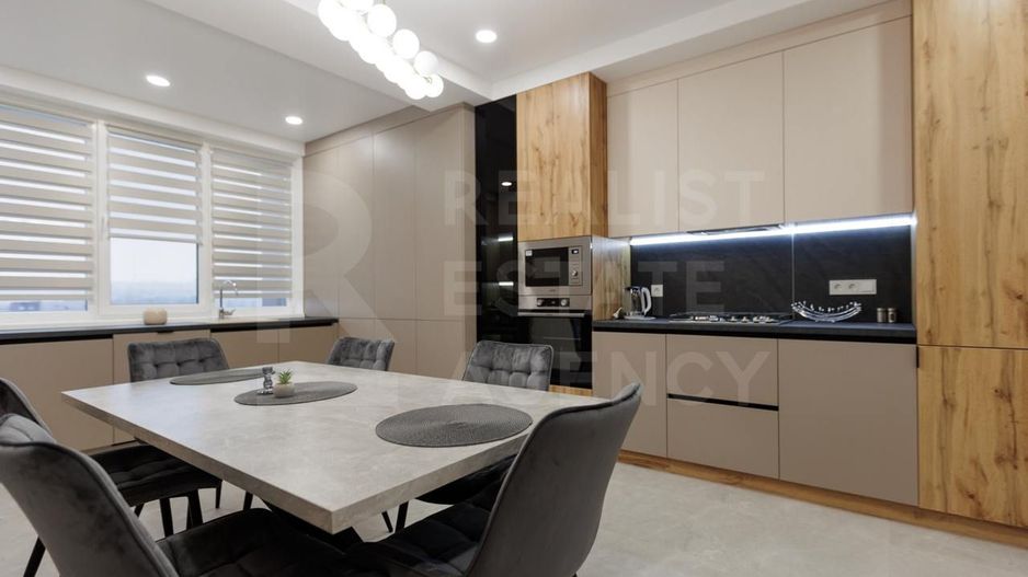 Chirie, apartament, 4 camere, strada Lev Tolstoi, Centru - Poză 1