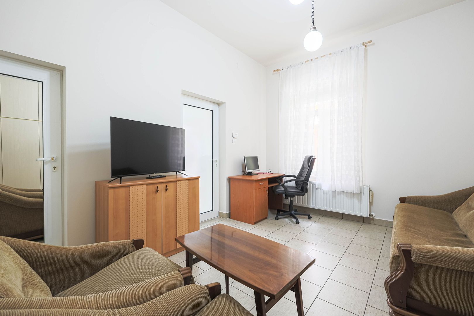 VÂNDUT! Apartament cu o cameră, Piața Catedralei, Arad. - Poză 2