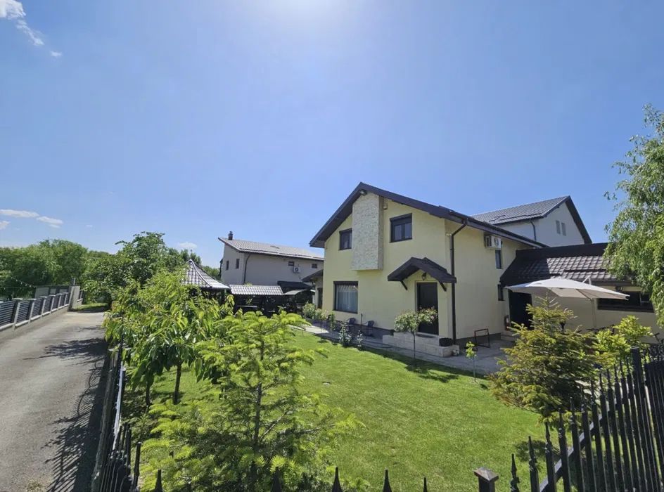 VILA MODERNA | PANOURI FOTOVOLTAICE | GARAJ - Poză 1