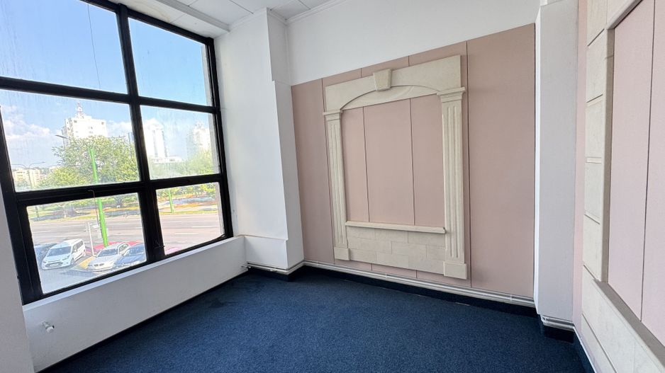 Spațiu comercial 493 mp utili | Locație centrală | Vizibilitate excelentă | - Poză 44