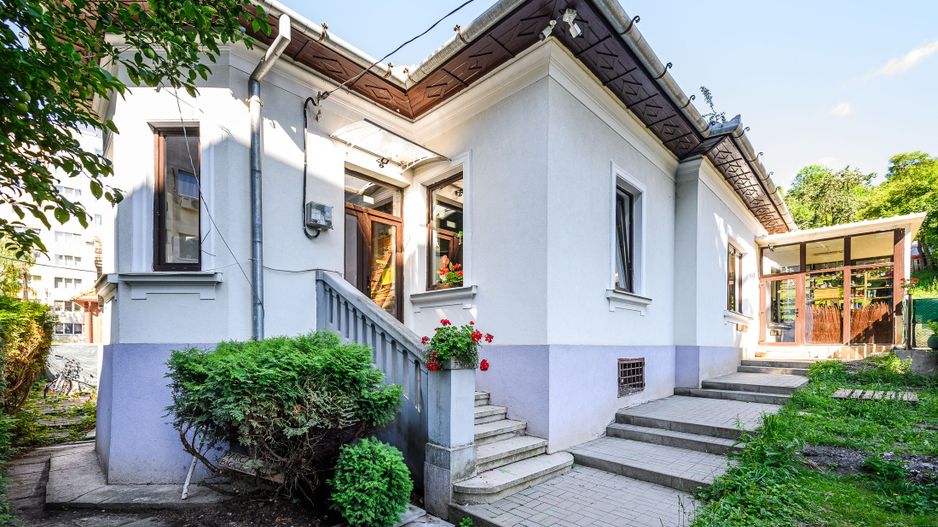 Casa 200MP cu teren de 2.050MP - Grigorescu - Str.Donath 20 - Poză 1