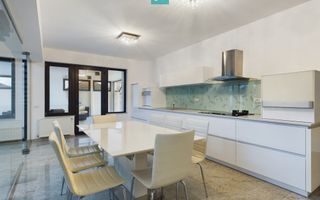 Vilă de lux cu două locuințe, în Dumbrăvița – Locație Excelentă! - Poză 13