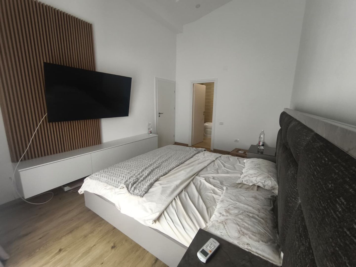 Apartament cu 3 camere si terasa de inchiriat in Cosmopolis - Poză 7