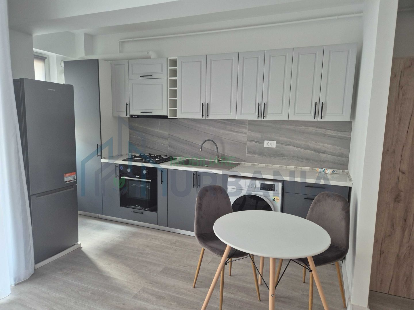 Apartament 2 camere de închiriat, cartier Vișoiu, mobilat și utilat - Poză 1