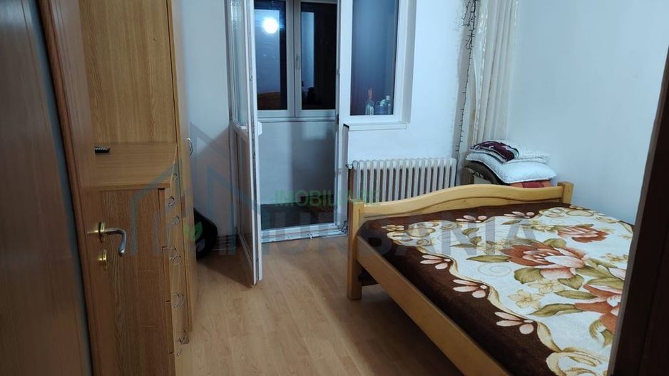 Inchiriez apartament 3 camere - Poză 2