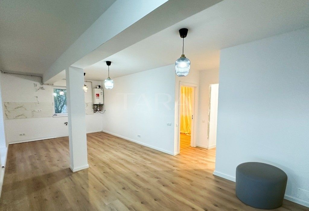 Apartament cu terasă și panoramă superbă. Ideal locuință, investitie. - Poză 1