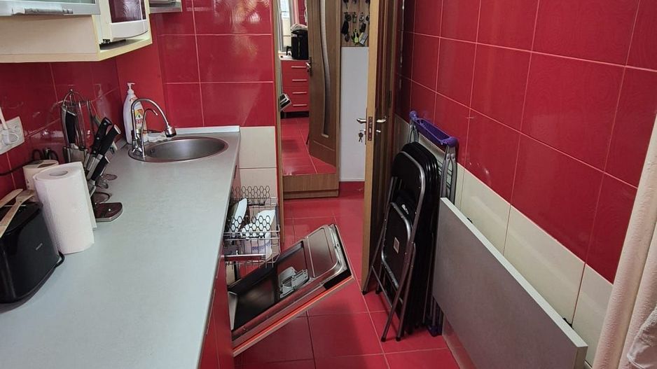 2 Camere Piata Resita cu Loc de parcare - Poză 13