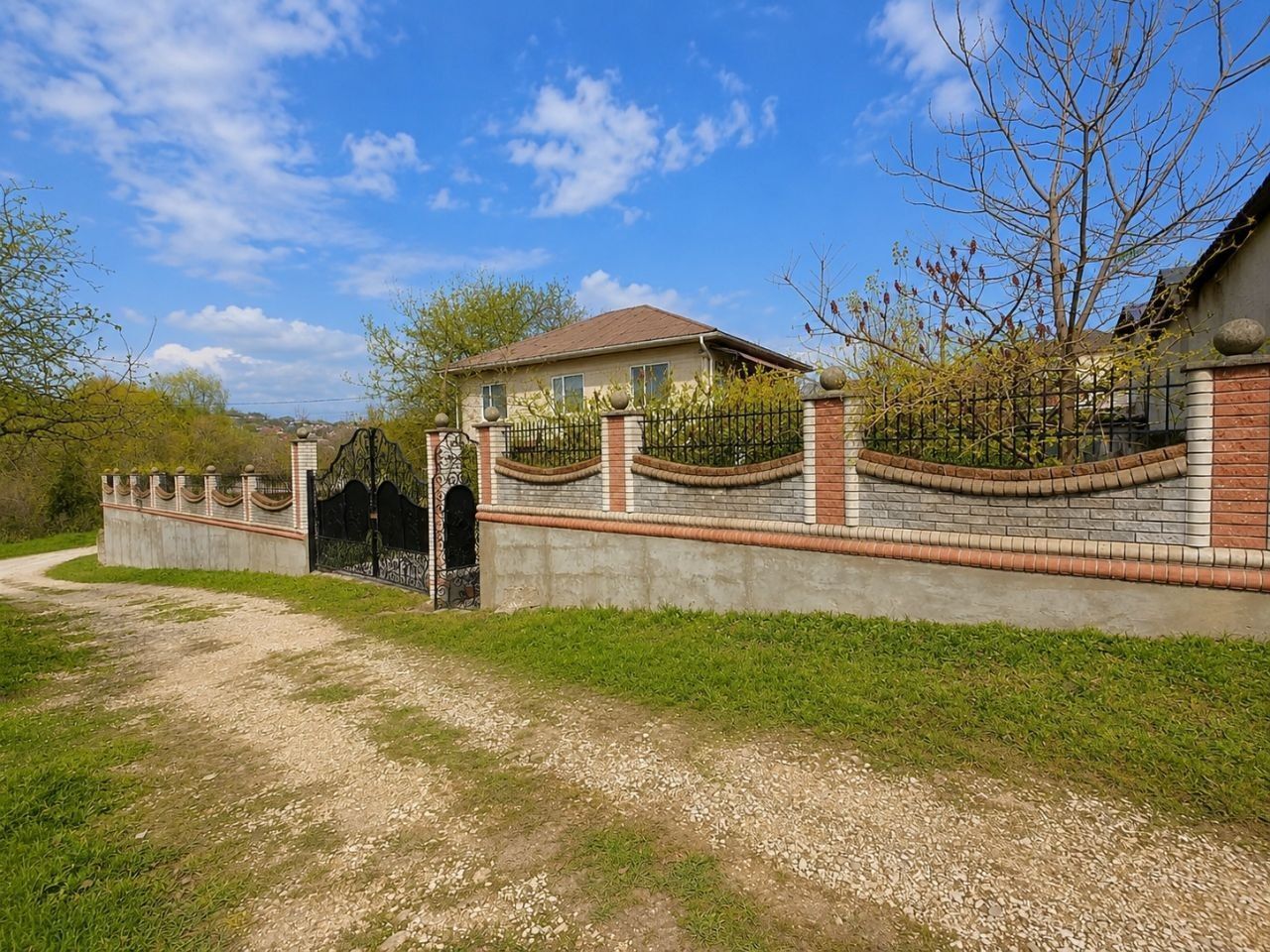 Casă 210 m² cu 5 dormitoare și teren 10 ari – Euroreparație | Drochia, str. Grigore Ureche - Poză 19