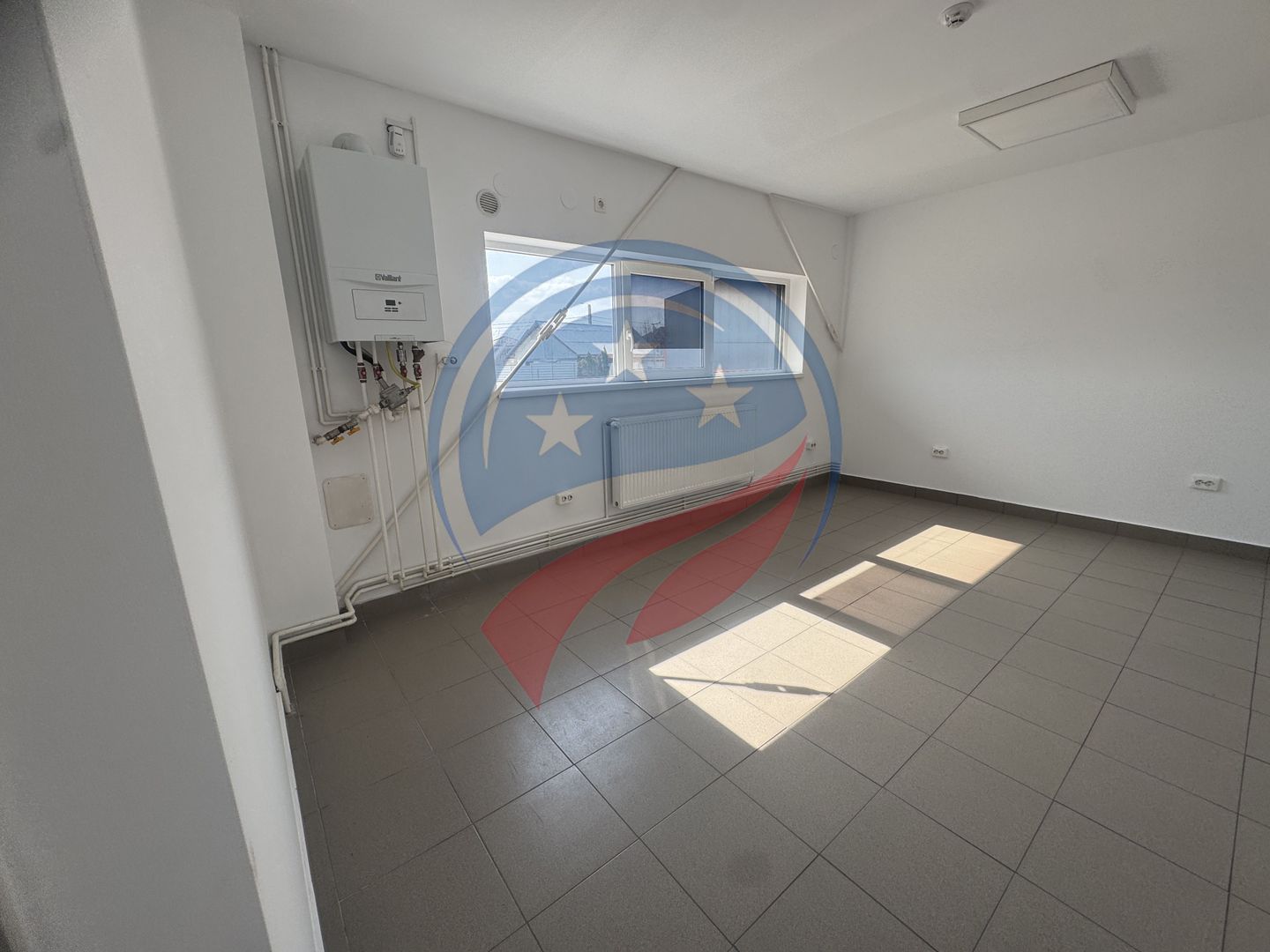 Hala in zona FORD 300-600 mp - Poză 1