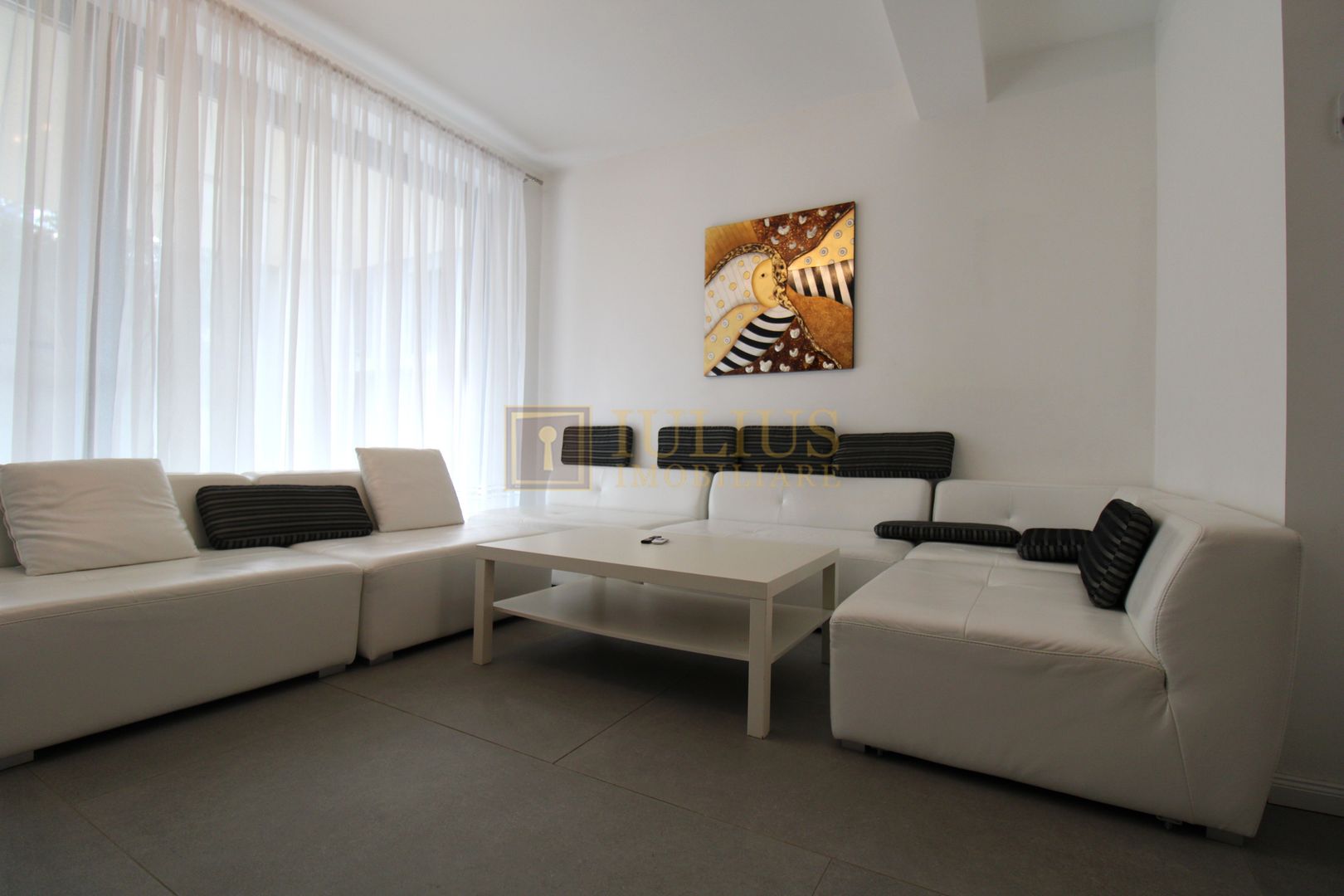 Zona Lipovei, casa 4 camere + 3 bai, curte proprie. - Poză 1