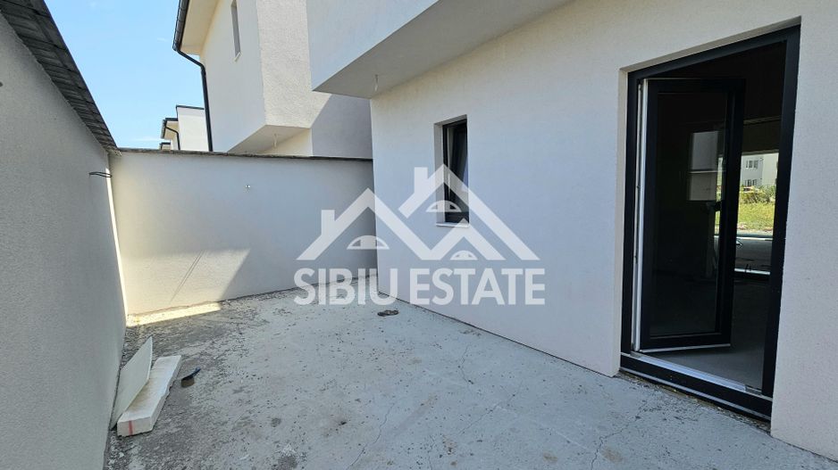 Casa noua 4 camere Selimbar central - Poză 24