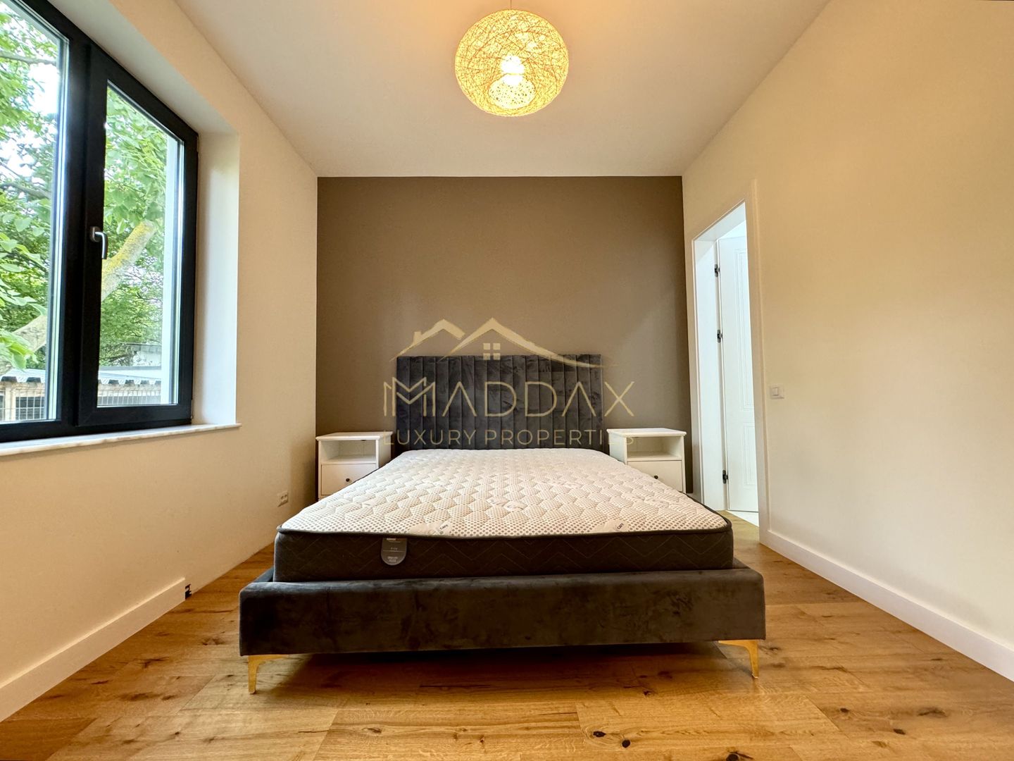 Vila cu 5 camere // * 565 mp gradina* // Tunari - Poză 15