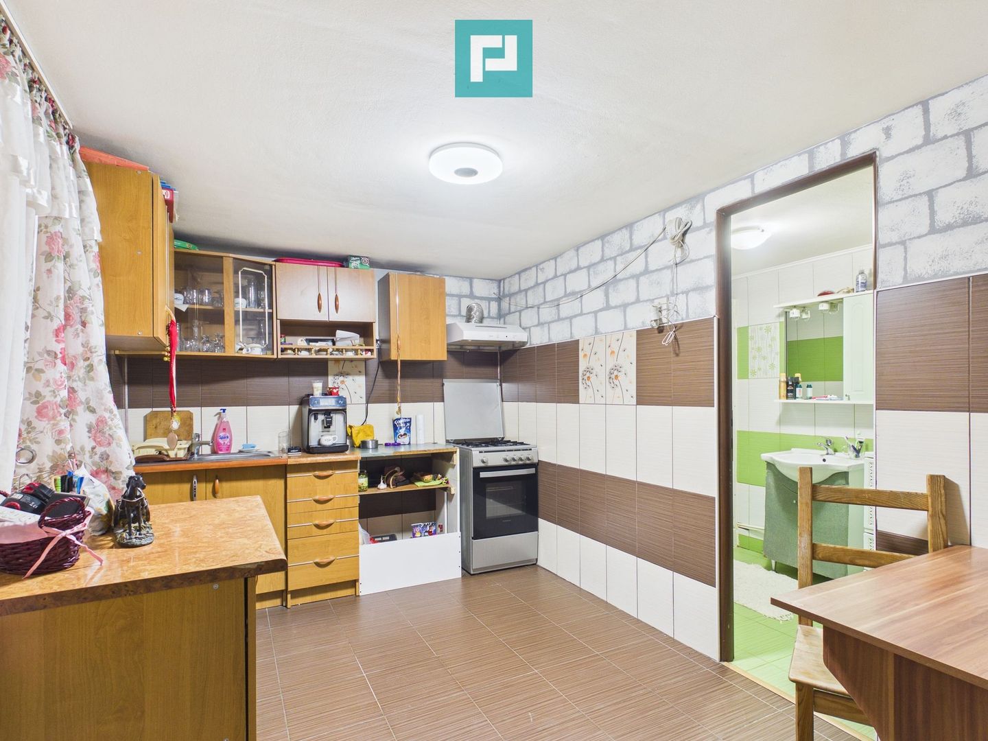 Casă cu 3 camere și teren de 700 mp în Cermei - Poză 8