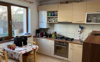 Casă spațioasă într-o zonă cu priveliște deosebită, Dambul Rotund - Poză 3