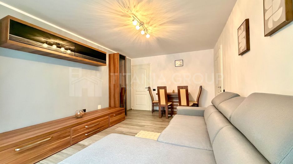 Apartament cu 3 camere, 2 bai  - zona Tractorul - Poză 2