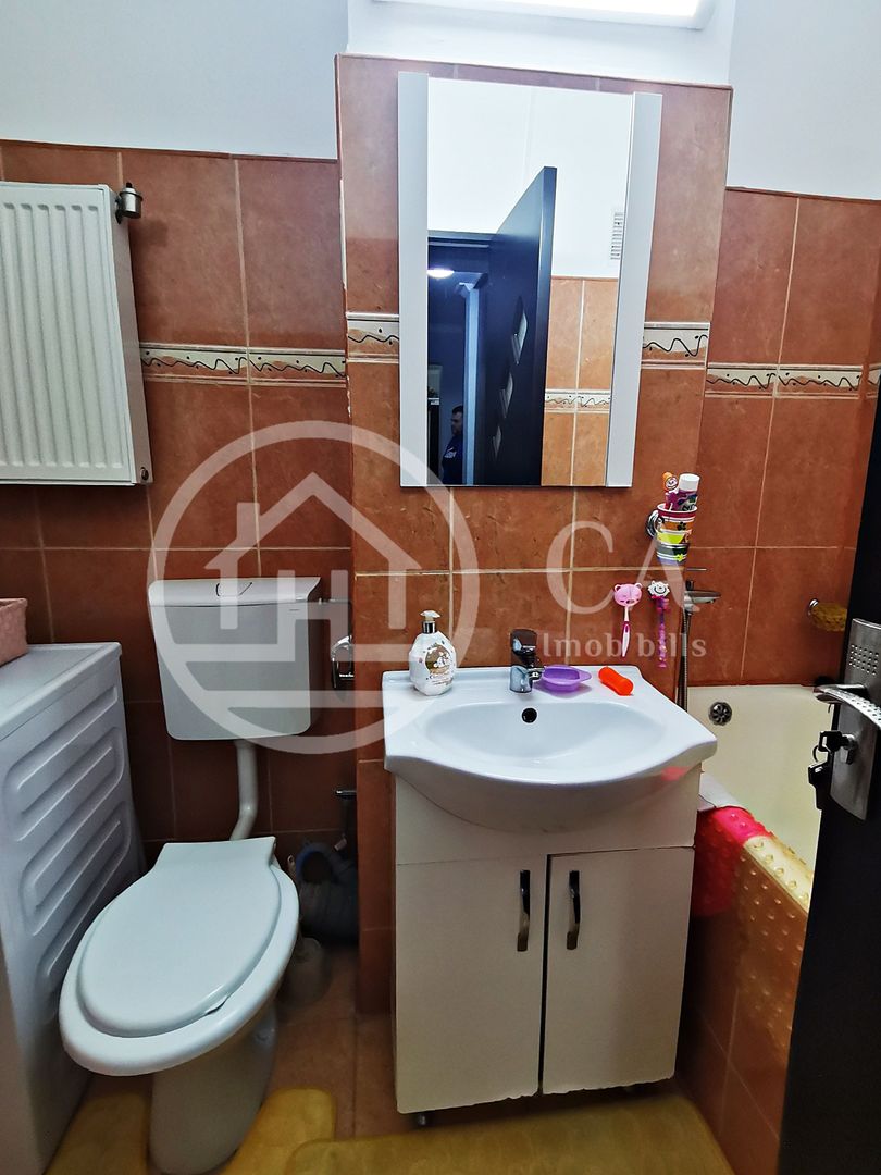 Apartament cu 4 camere de vanzare in Decebal, Oradea - Poză 4