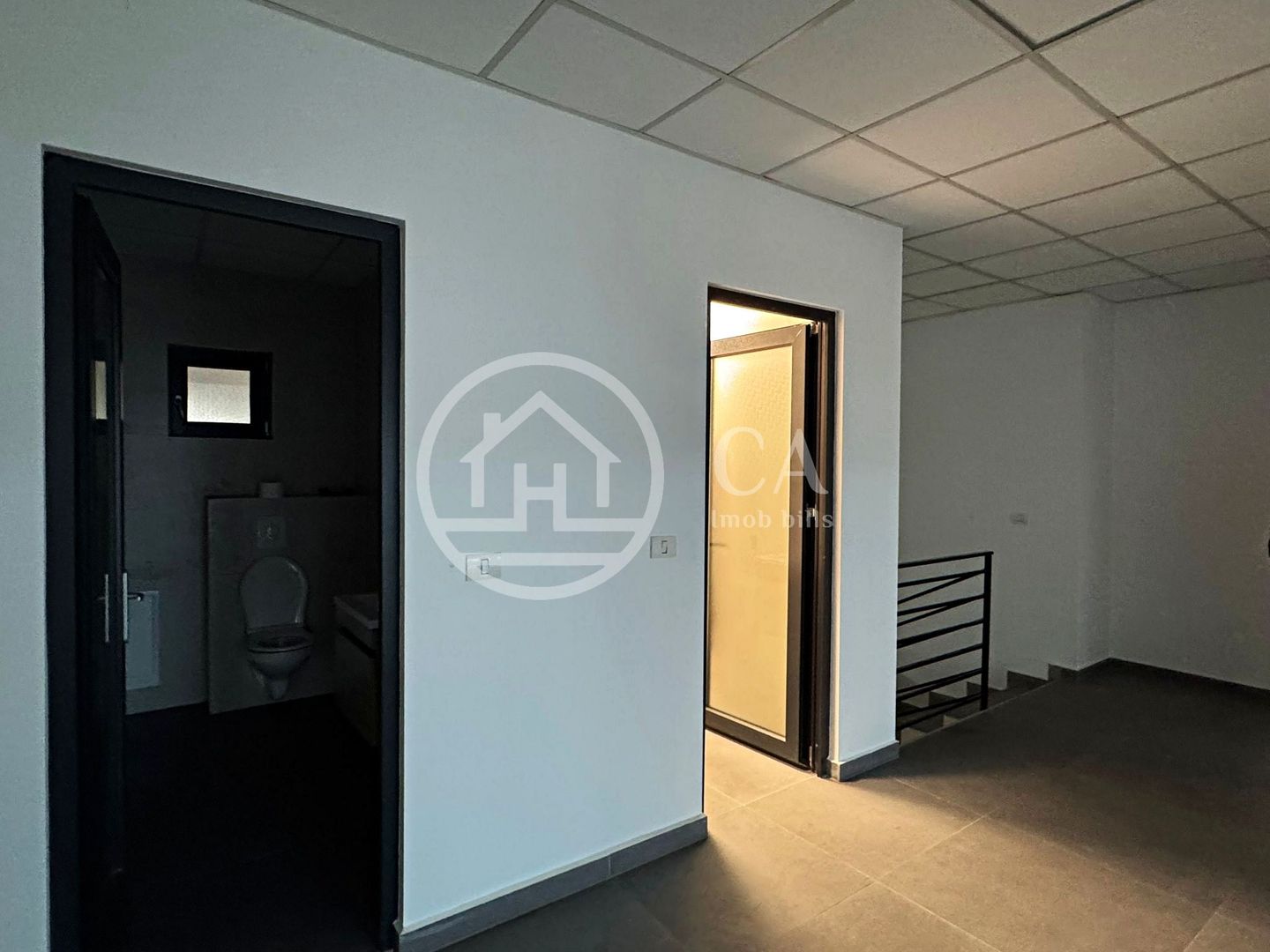 Spațiu comercial de închiriat cu 7 camere în zona Centurii, Oradea - Poză 8