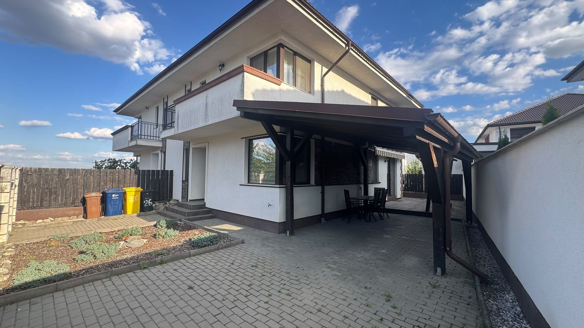 Casă 4 camere de inchiriat, carport, curte 180 mp - C. Arhitectilor - Poză 1