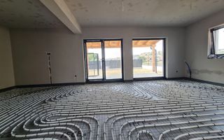 Casa 4 camere 2 bai terasa acoperita si teren 334 mp in Sura Mare - Poză 6