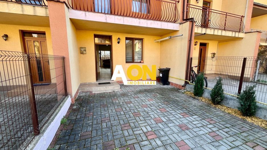 Casă de Tip Înșiruită, 3 Camere, Mobilată Complet, Zona Centru - Poză 1