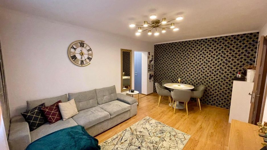 Apartament 3 camere Rogerius Etaj 2 - Poză 1