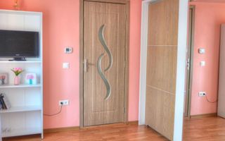 Apartament renovat, 2 camere cu terasa,, zona Constituției - Poză 11