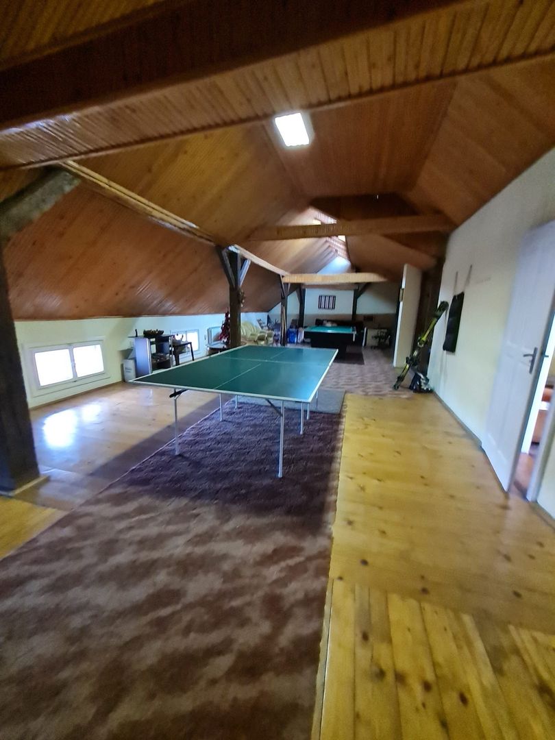 Vila generoasa,destinatii multiple - Poză 25